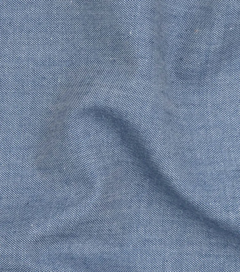 Bügelleichtes, schlichtes weißes Popeline-Hemd