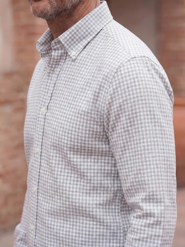 Chemise en flanelle à petits carreaux gris